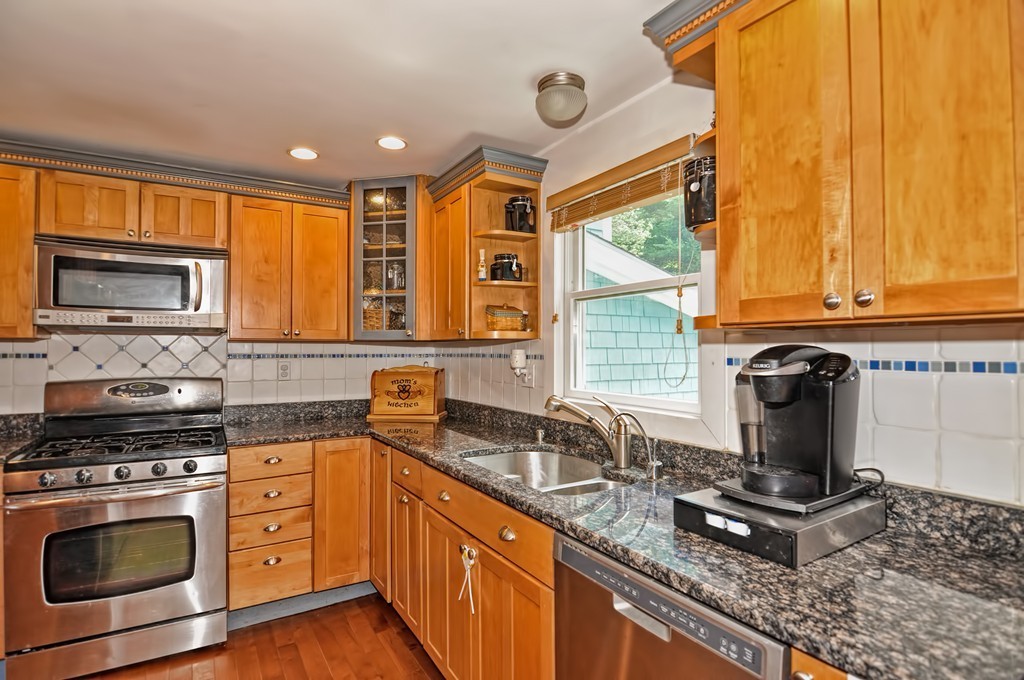 21 Northgate Road Franklin, MA 02038 - Photo 9 of 30 Gallery Image 9