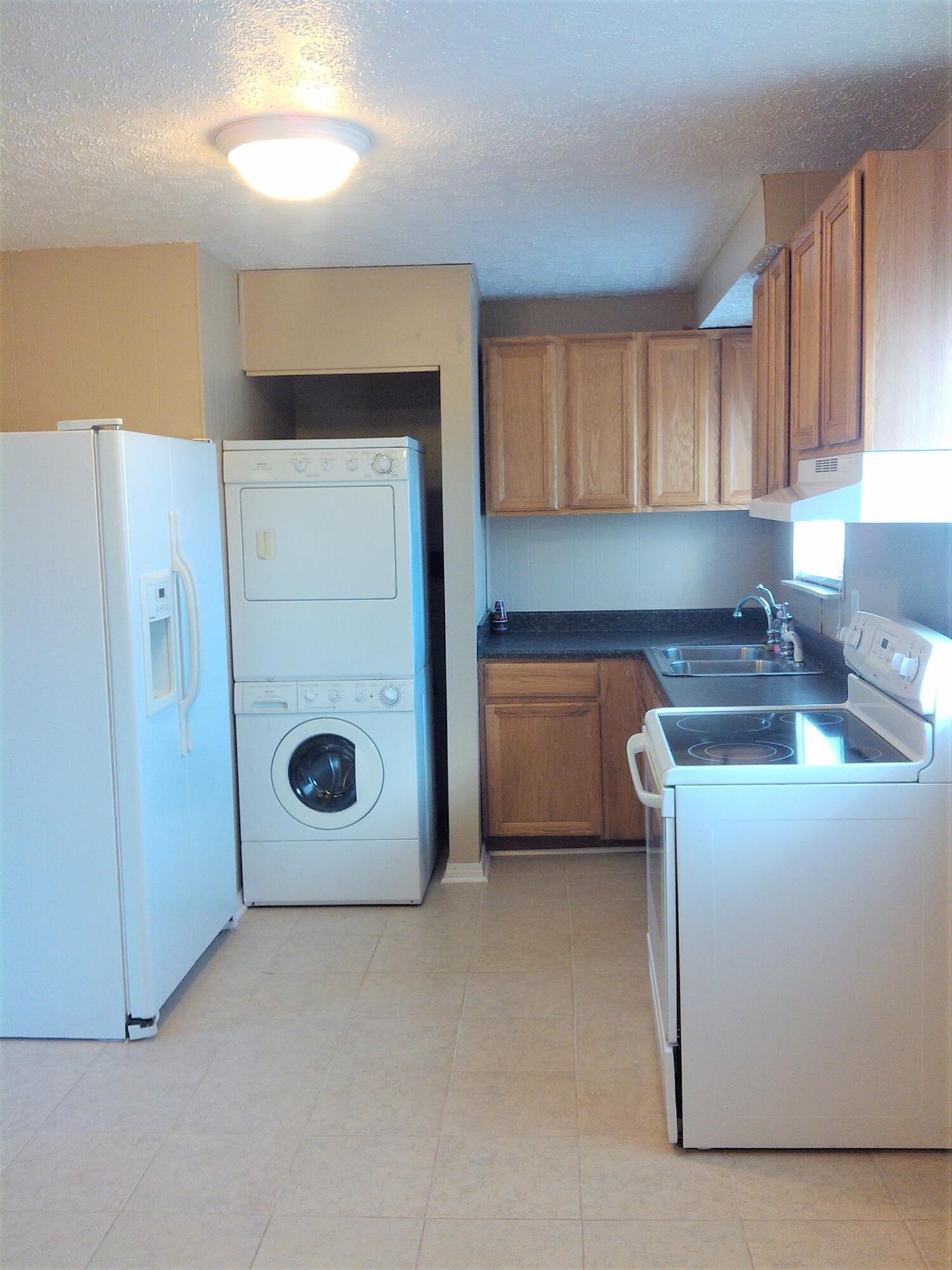 1148 Fall River Road Ypsilanti, MI 48198 - Photo 6 of 13 Kitchen (1)