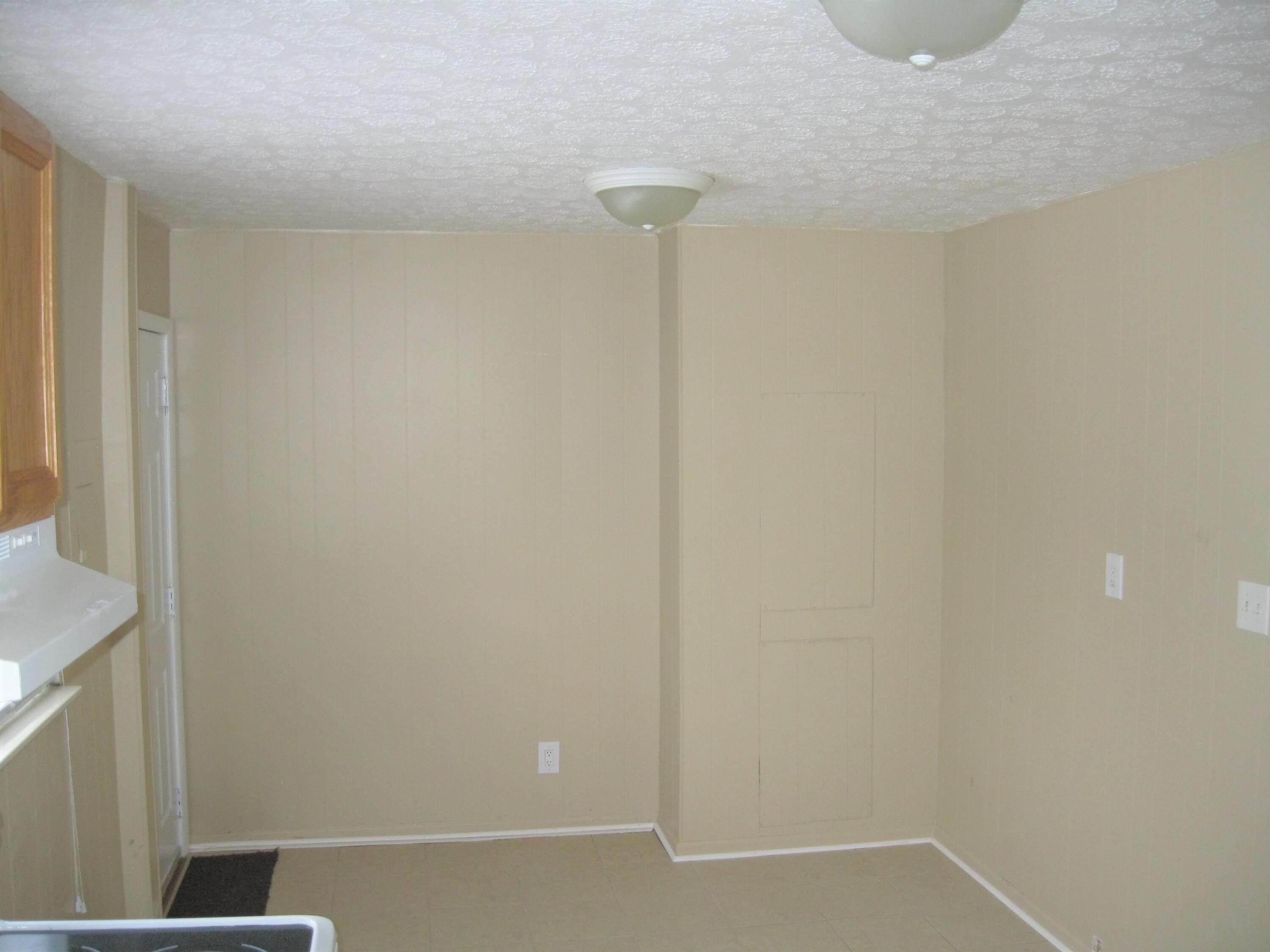 1148 Fall River Road Ypsilanti, MI 48198 - Photo 8 of 13 Kitchen (3)