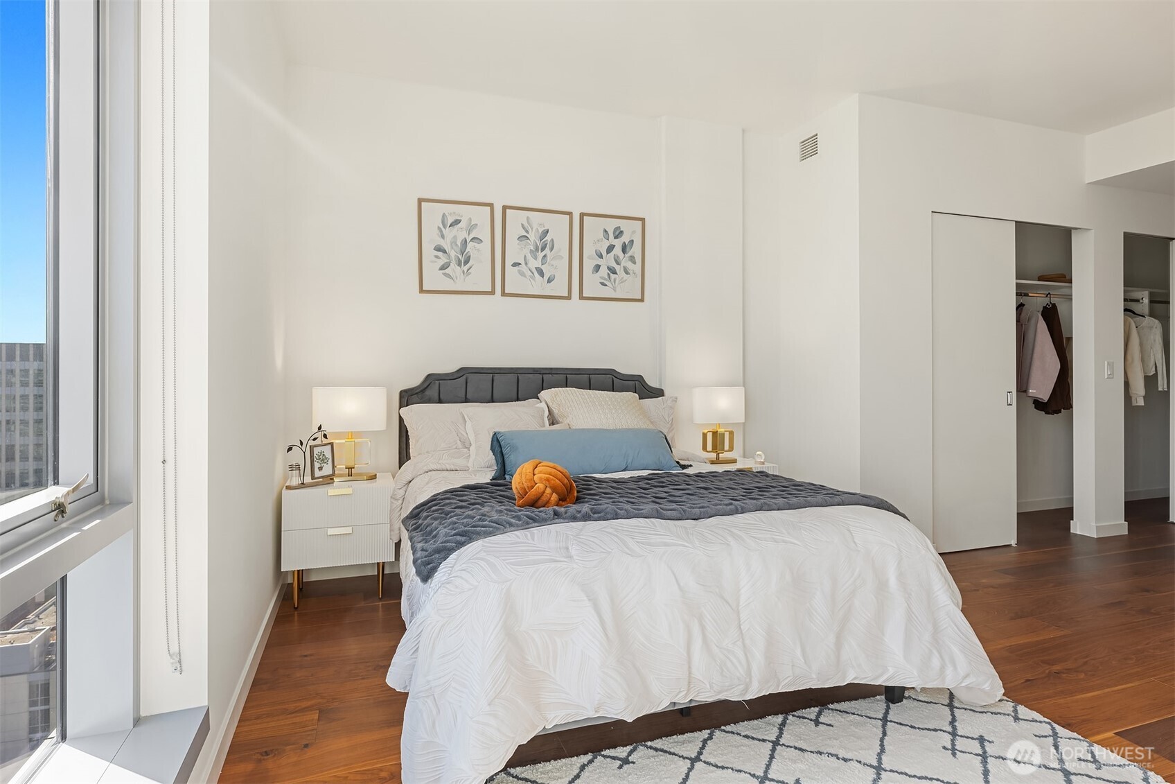 800 Columbia Street, Unit 2602 Seattle, WA 98104 - Photo 8 of 40