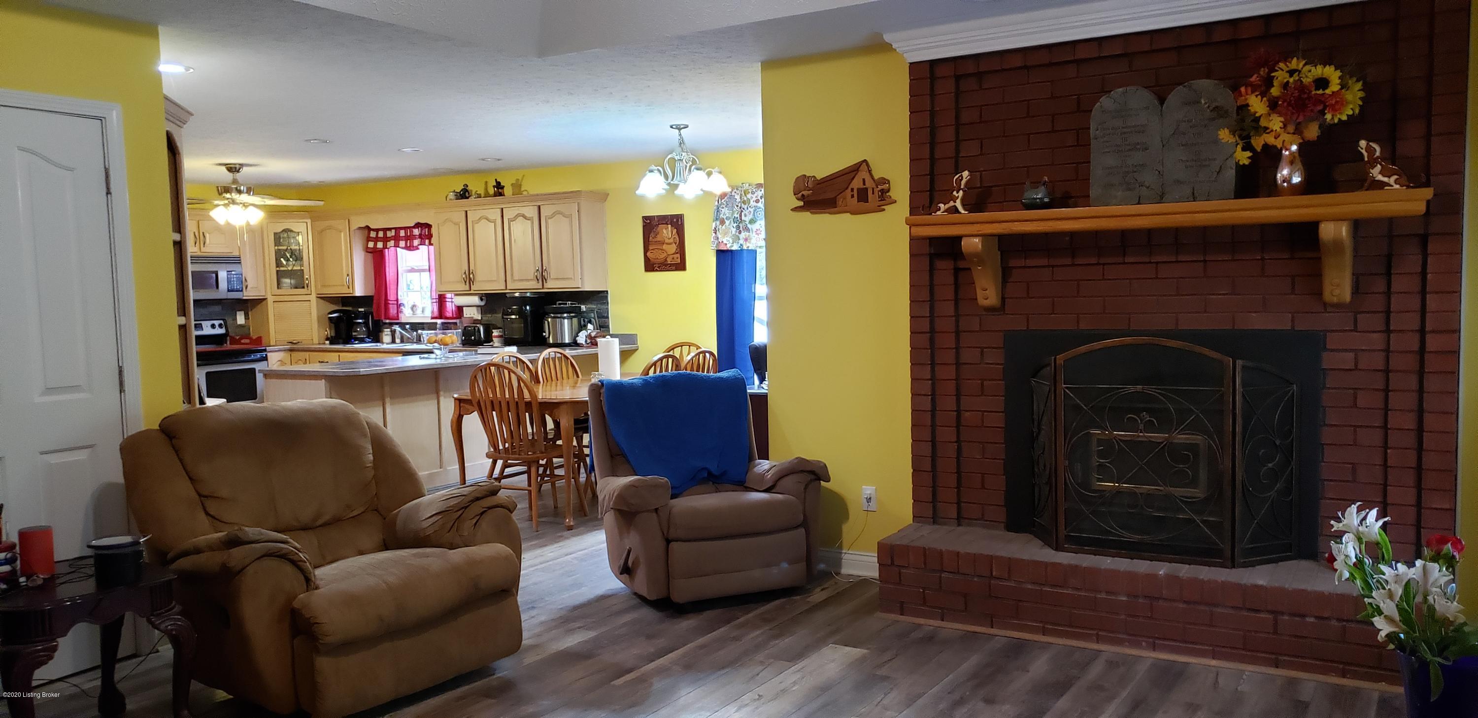 2725 l room kitchen