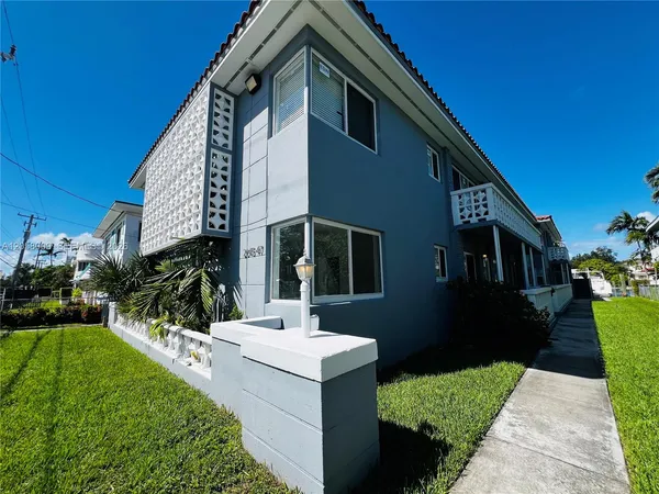 $1,750 | 2045 Calais Drive, Unit 7, Miami Beach, FL 33141