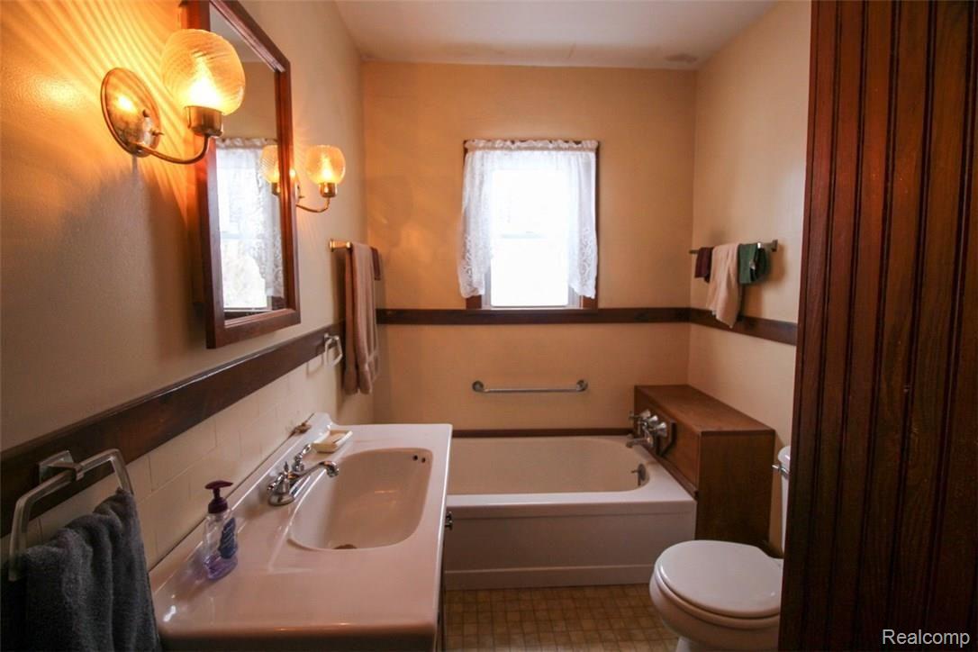 8055 Rider Road Imlay City, MI 48444 - Photo 7 of 38 Rider Road (3 of 38).jpg