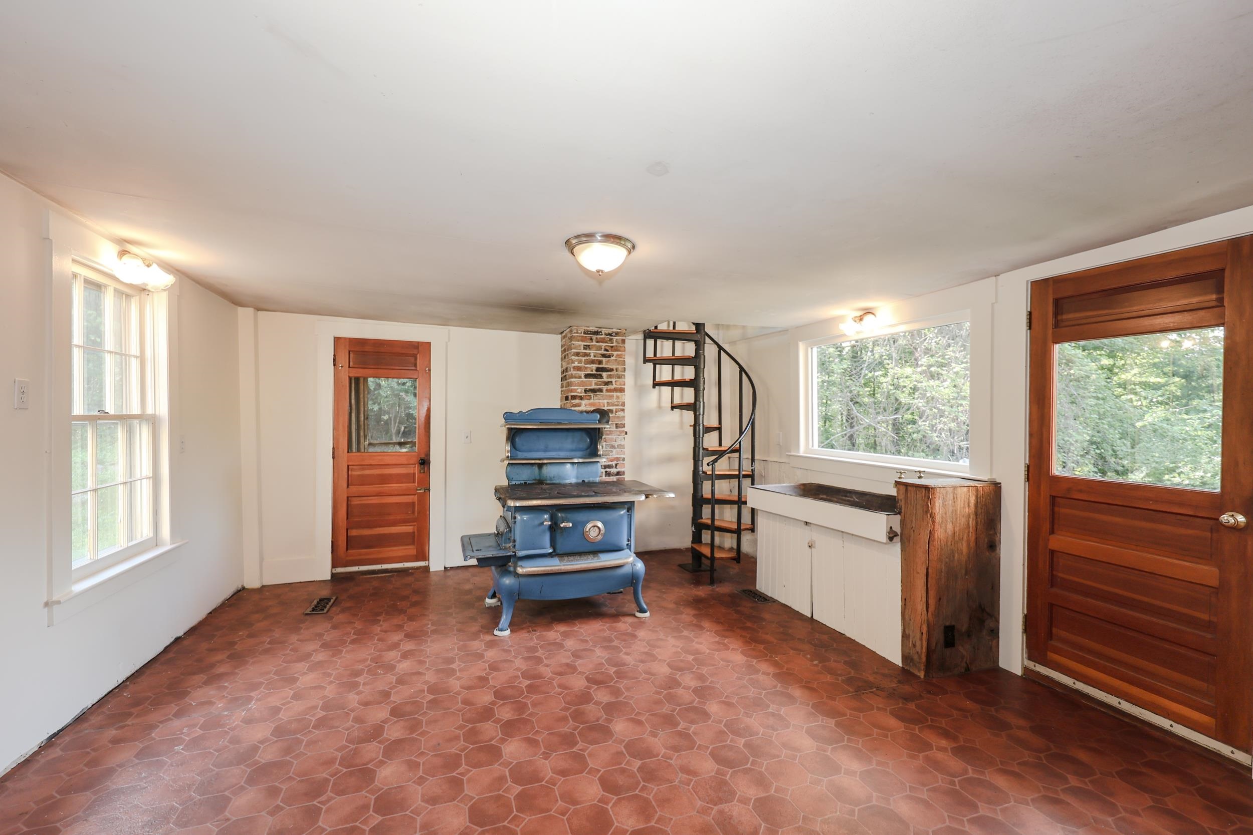 107 Greenfield Road New Boston, NH 03070 - Photo 20 of 59