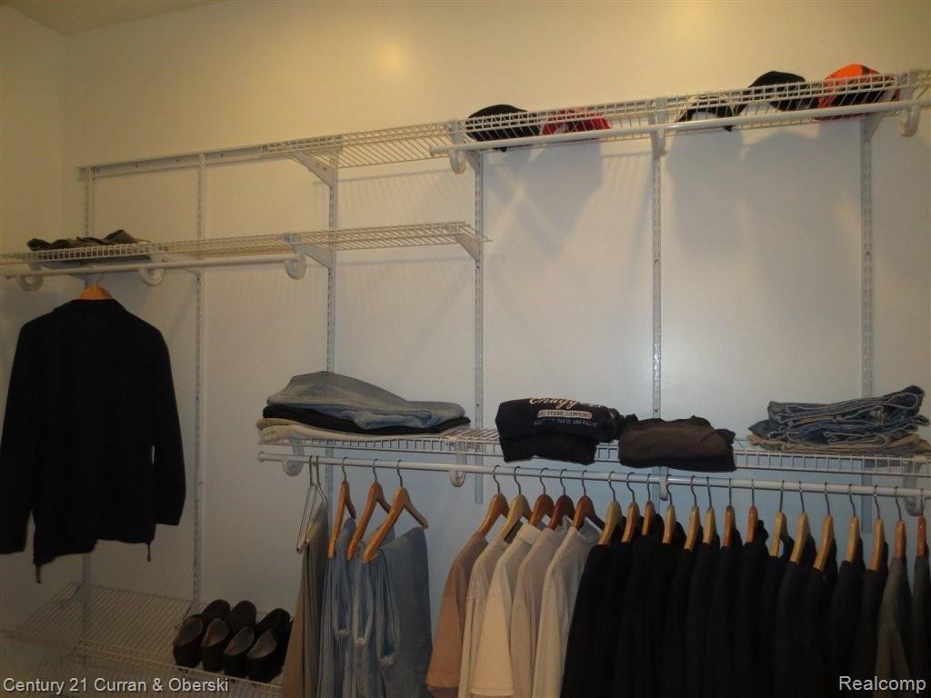 14725 Reeck Road Southgate, MI 48195 - Photo 13 of 25 WALK IN CLOSET