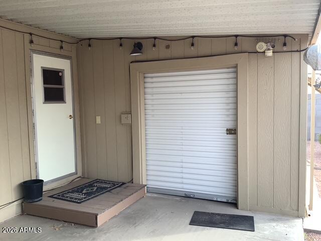 2605 South Tomahawk Road, Unit 10 Apache Junction, AZ 85119 - Photo 5 of 22 a living room with furniture and a window