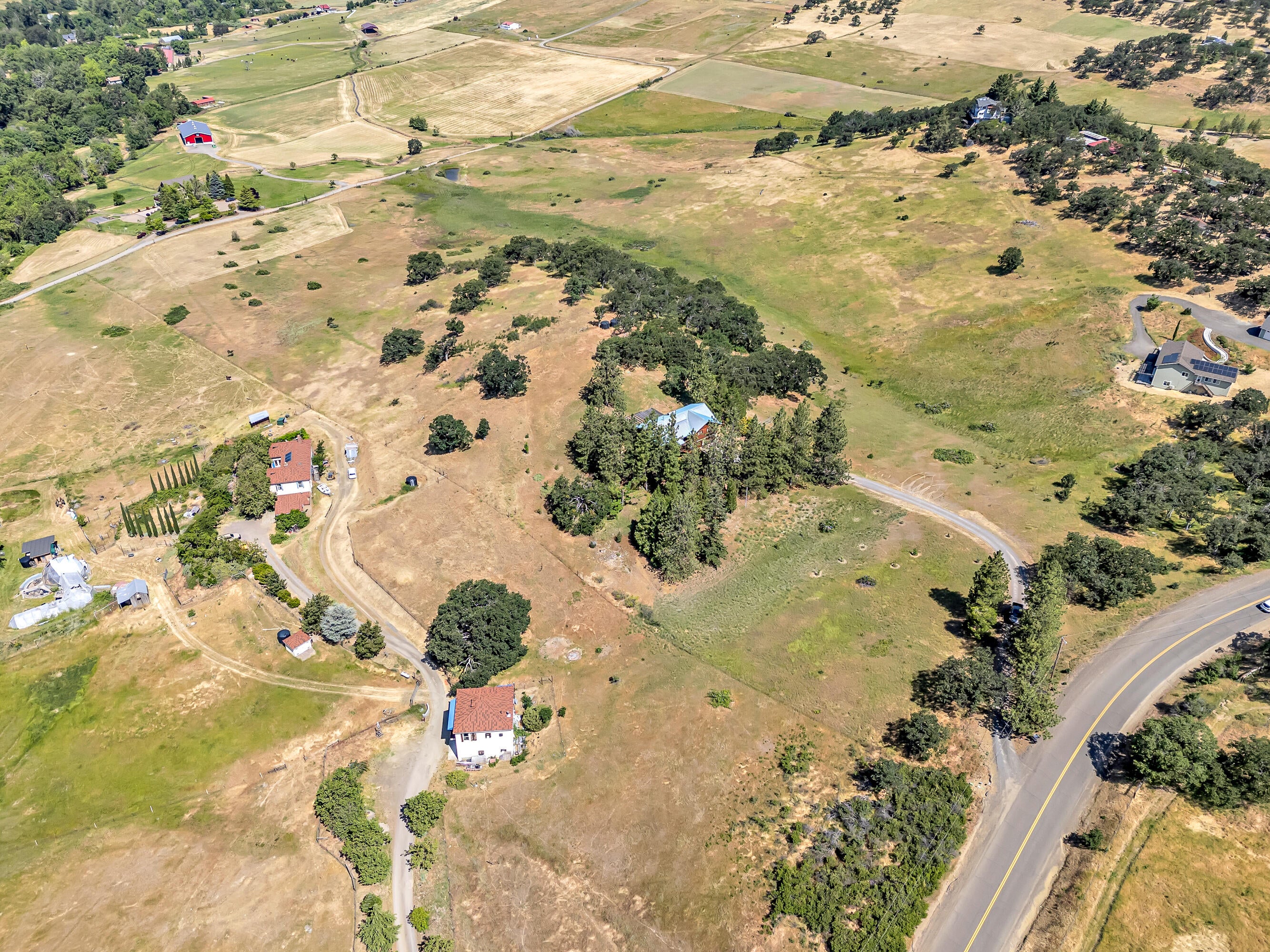 11597 Corp Ranch Road Ashland, OR 97520 - Photo 49 of 57 DJI_20250605105811_0037_D