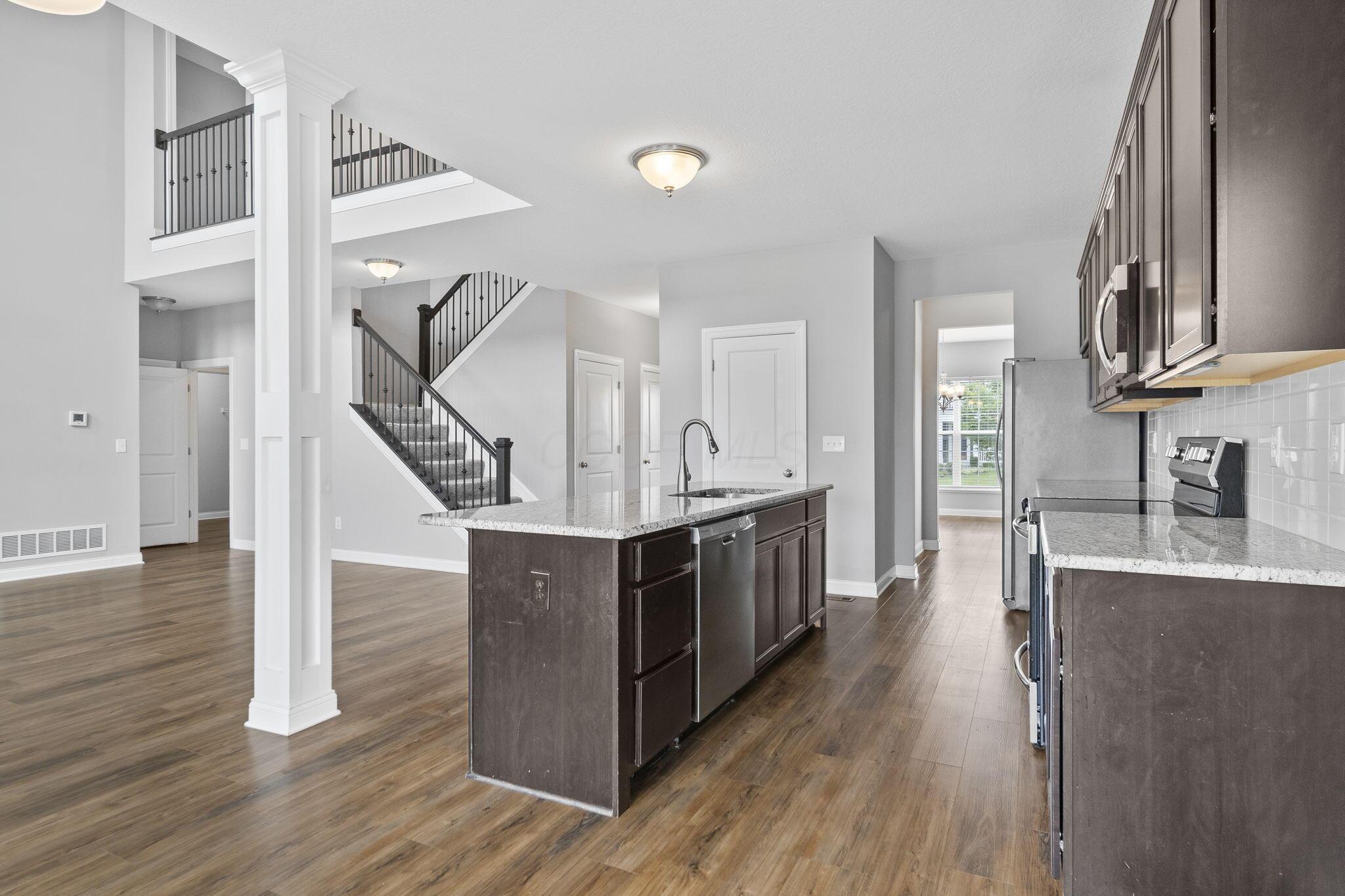 6158 Heather Ridge Drive Delaware, OH 43015 - Photo 8 of 51 Kitchen
