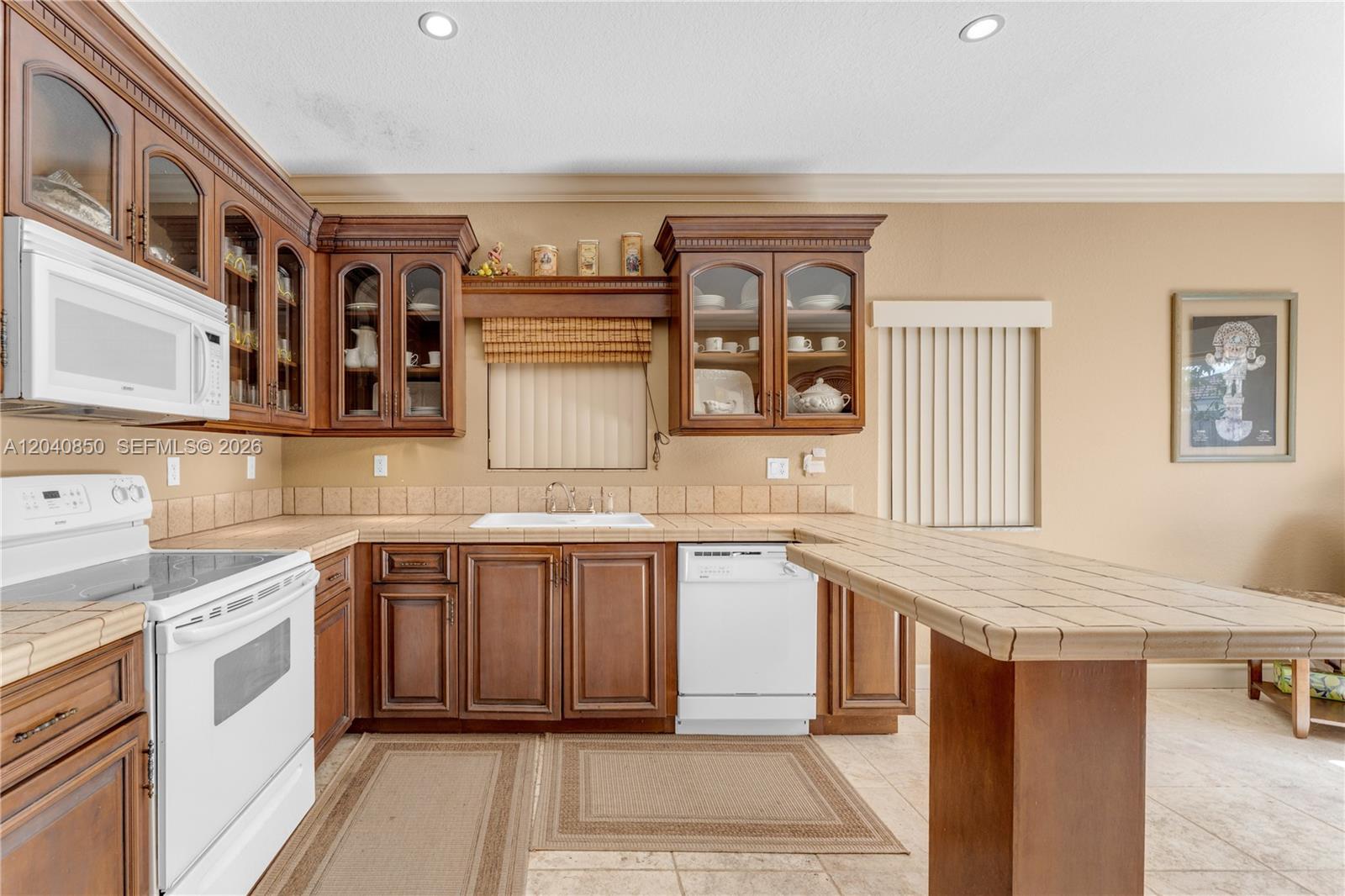 22548 Southwest 102nd Path Cutler Bay, FL 33190 - Photo 6 of 28