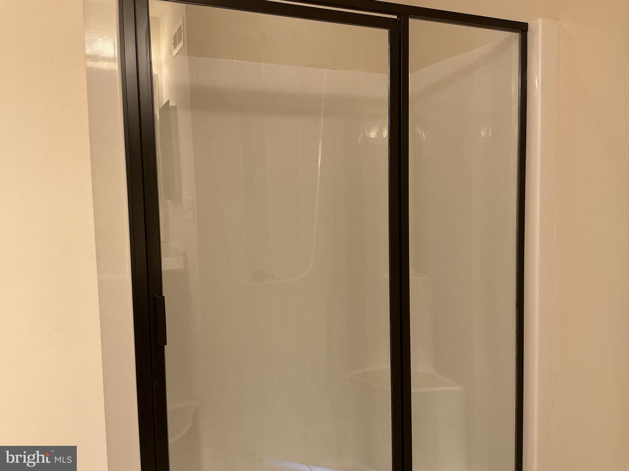 4629 Wensel Road Fredericksburg, VA 22408 - Photo 26 of 30 primary shower
