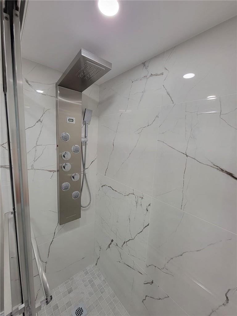 296 Brighton H, Unit H Boca Raton, FL 33434 - Photo 7 of 11