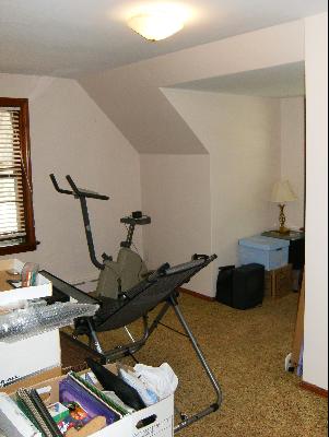 1672 Harding Road Northfield, IL 60093 - Photo 11 of 15 a room with gym equipment and equipment
