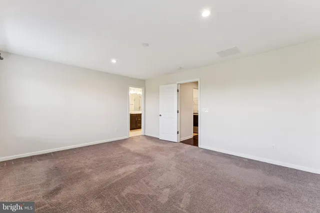 $4,200 | 43422 Robey Square, Ashburn, VA 20148