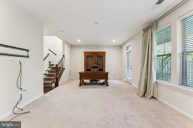 $4,200 | 43422 Robey Square, Ashburn, VA 20148