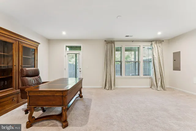 $4,200 | 43422 Robey Square, Ashburn, VA 20148