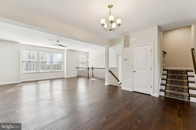 $4,200 | 43422 Robey Square, Ashburn, VA 20148