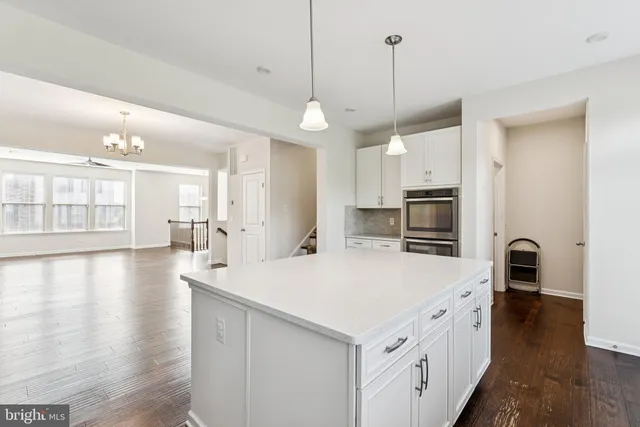 $4,200 | 43422 Robey Square, Ashburn, VA 20148