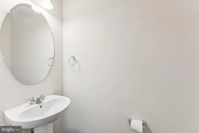 $4,200 | 43422 Robey Square, Ashburn, VA 20148