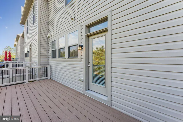 $4,200 | 43422 Robey Square, Ashburn, VA 20148