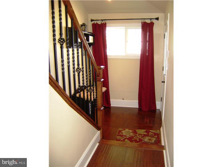 10 Hunt Road Levittown, PA 19056 - Photo 2 of 24 Foyer