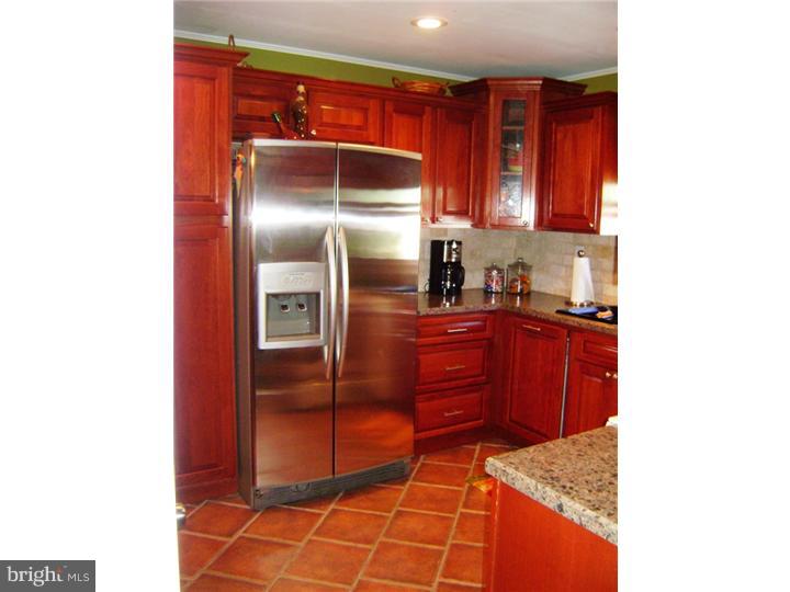 10 Hunt Road Levittown, PA 19056 - Photo 11 of 24 Kitchen