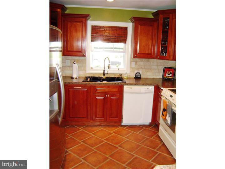 10 Hunt Road Levittown, PA 19056 - Photo 12 of 24 Kitchen