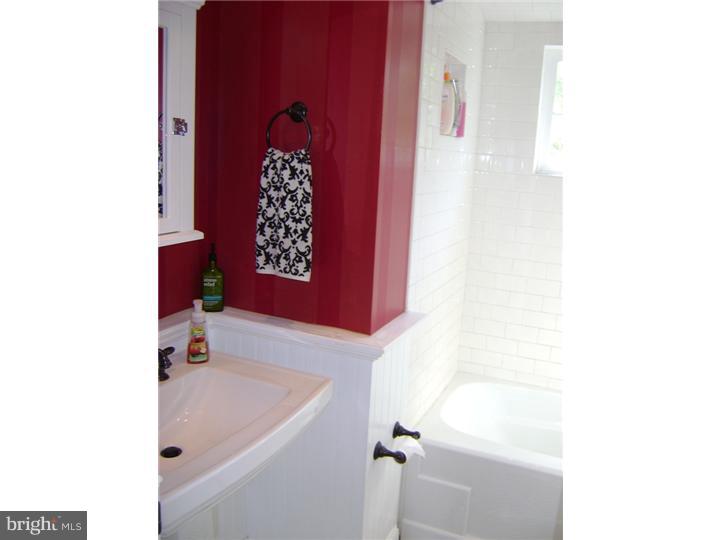 10 Hunt Road Levittown, PA 19056 - Photo 15 of 24 Bathroom