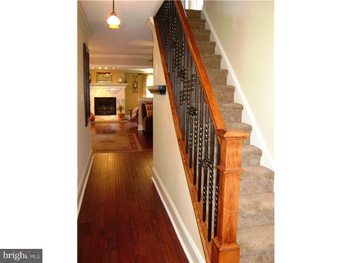 10 Hunt Road Levittown, PA 19056 - Photo 3 of 24 Foyer