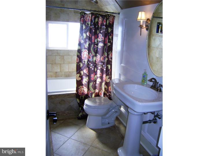 10 Hunt Road Levittown, PA 19056 - Photo 22 of 24 Bathroom