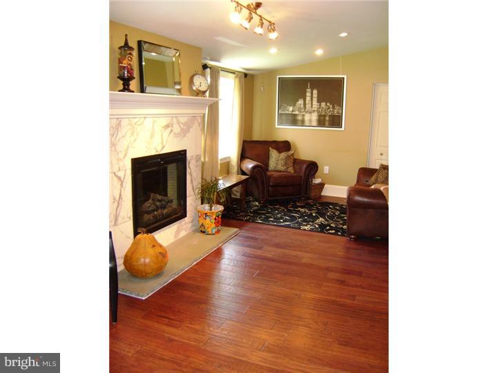 10 Hunt Road Levittown, PA 19056 - Photo 8 of 24 Family Room