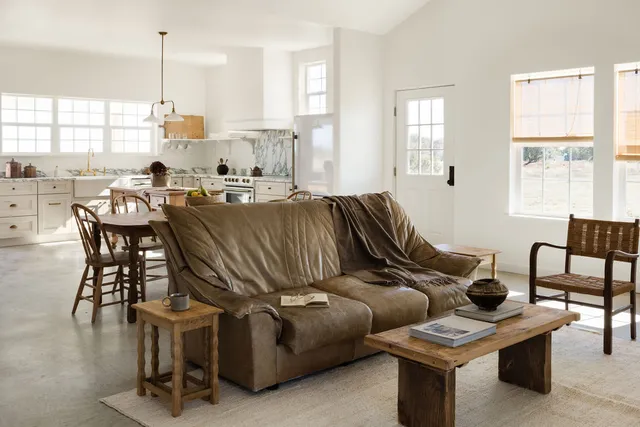 $699,999 | 0 Vaquero Vista Trail, Briggs, TX 78608