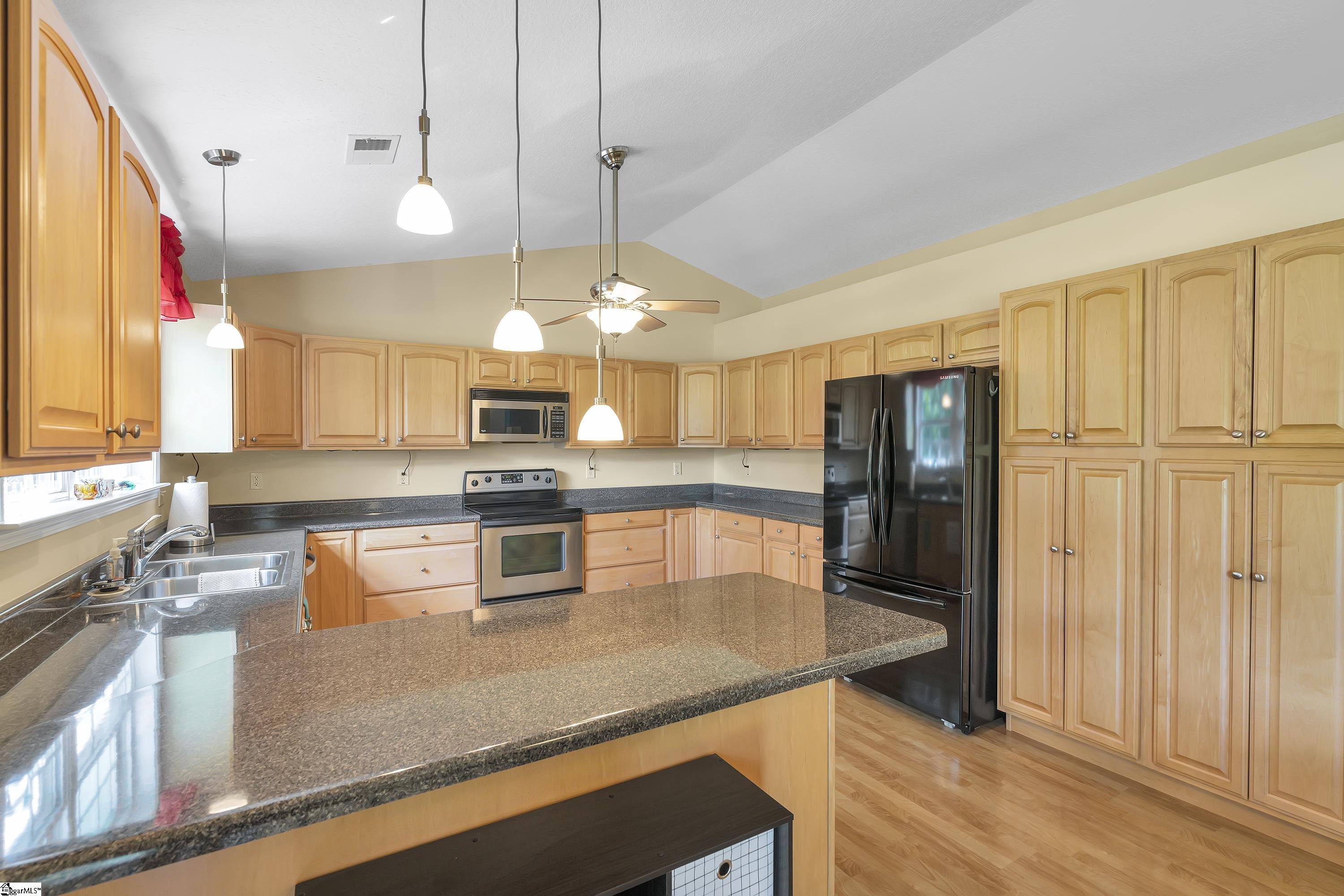 140 Fairway Estates Road Greer, SC 29651 - Photo 8 of 27 Gallery Image 8