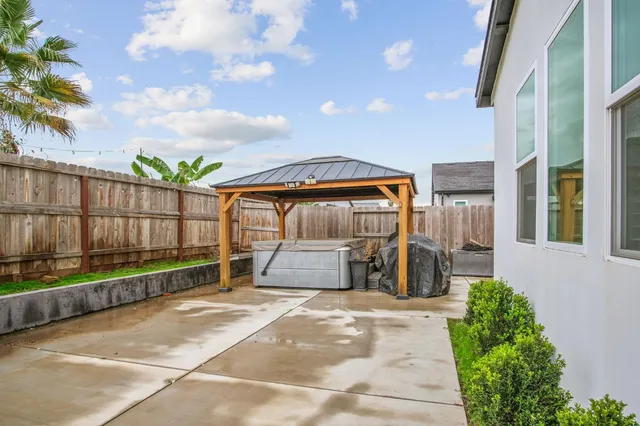 a park view with a outdoor space