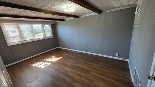 $1,400 | 1014 East 7th Street, Greenfield, IN 46140