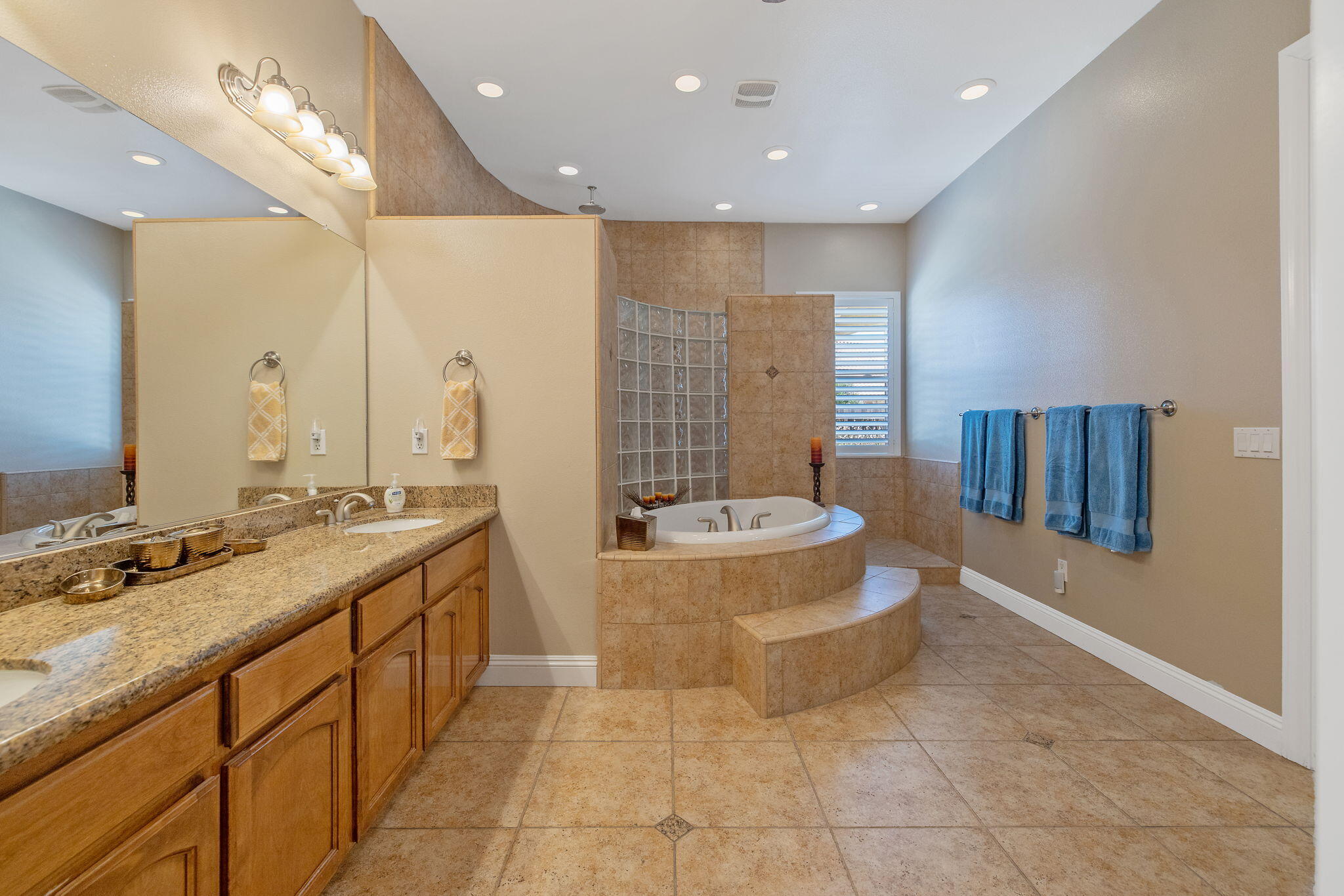 760 St James Court Exeter, CA 93221 - Photo 32 of 77 55-web-or-mls-713A8491