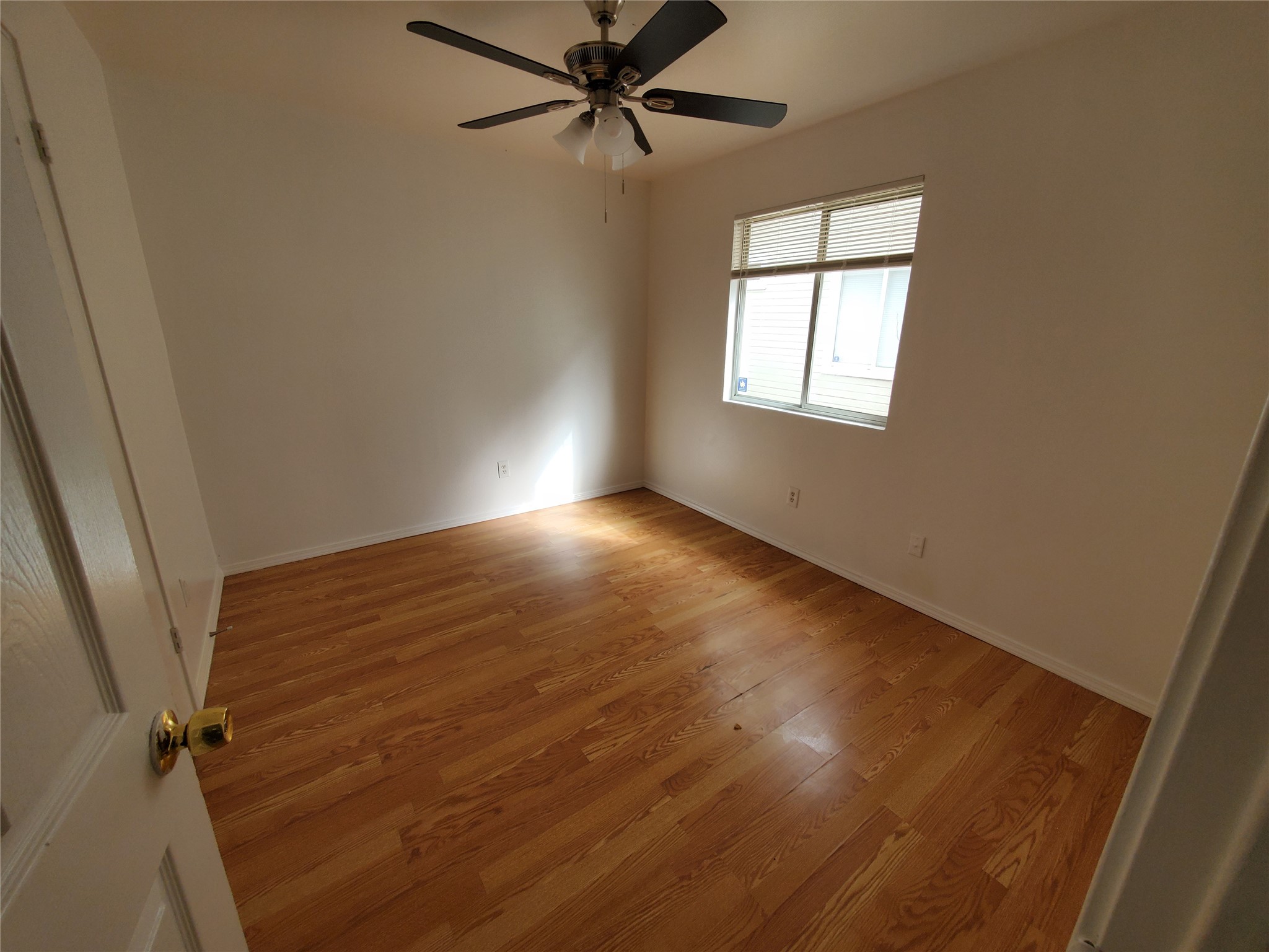 7209 Ritchie Drive Austin, TX 78724 - Photo 19 of 33 an empty room with windows
