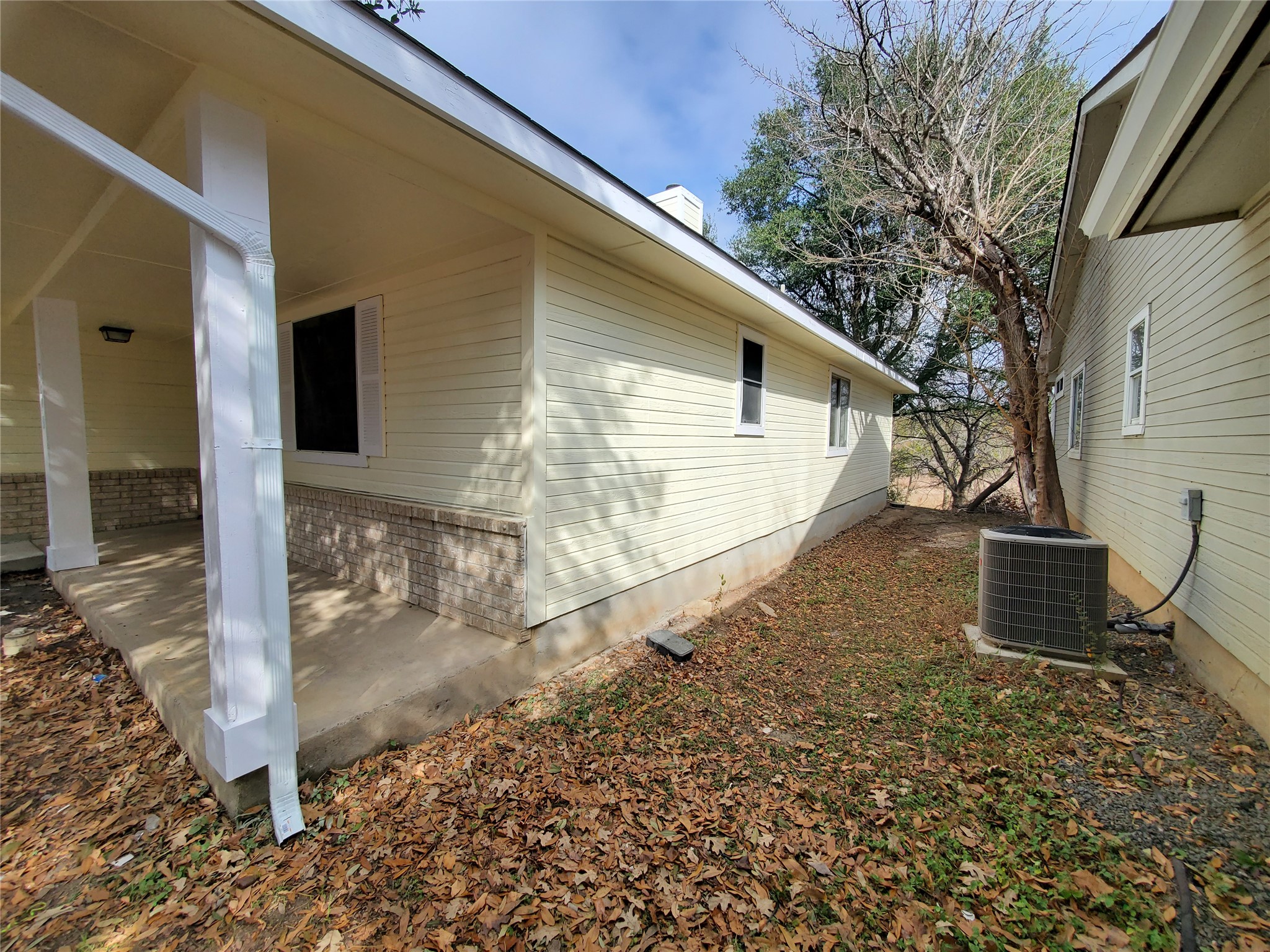 7209 Ritchie Drive Austin, TX 78724 - Photo 29 of 33 a view of a house with backyard