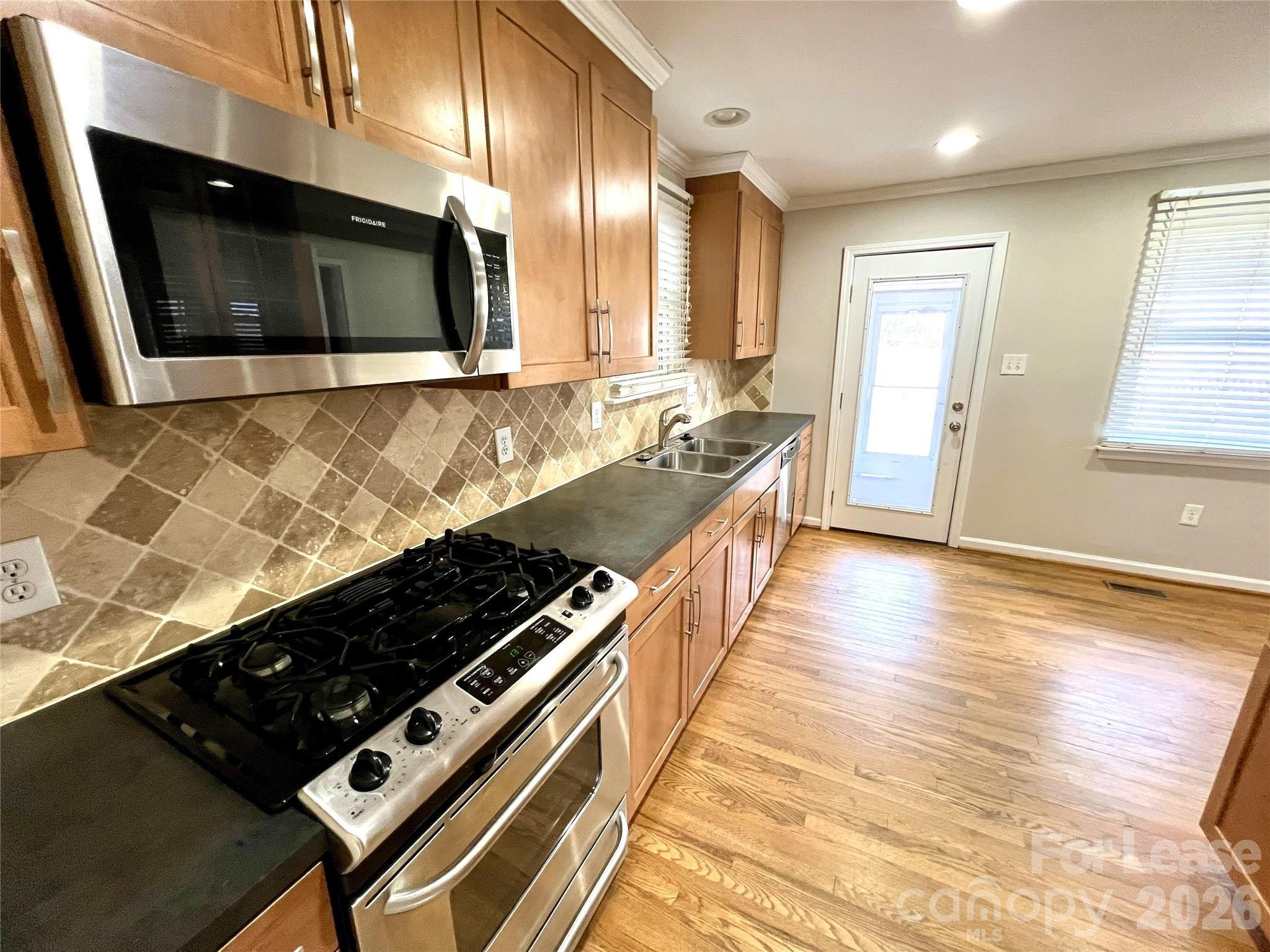 4334 Applegate Road Charlotte, NC 28209 - Photo 5 of 16