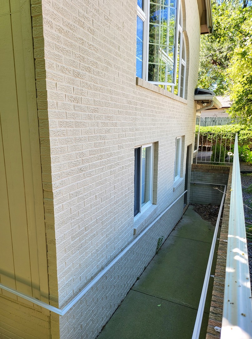 2306 Maysel Street Bloomington, IL 61701 - Photo 9 of 38