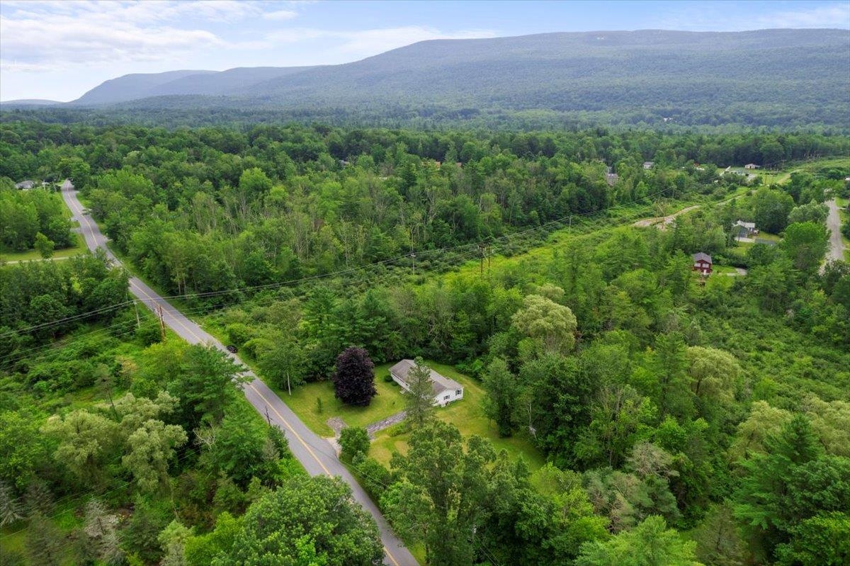 540 Willow Road Bennington, VT 05201 - Photo 3 of 30