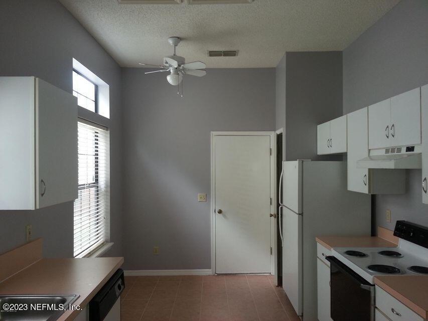 8057 Copperfield Circle North Jacksonville, FL 32244 - Photo 11 of 18 Kitchen