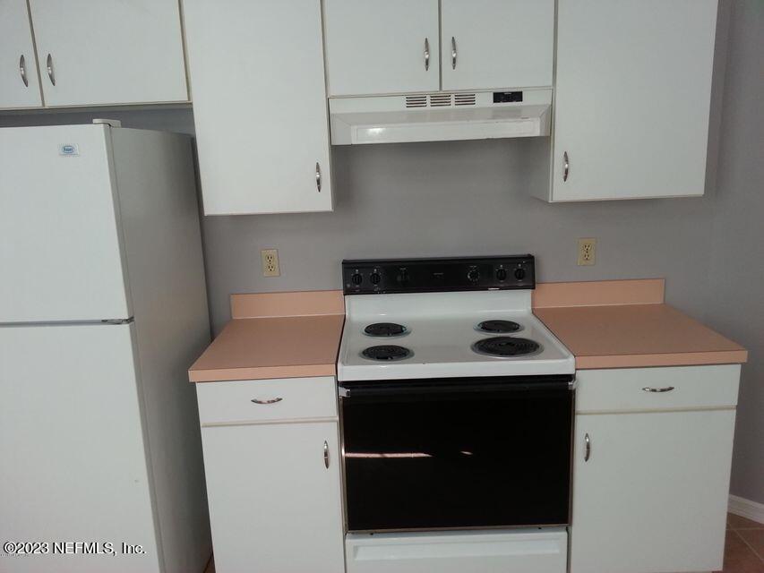 8057 Copperfield Circle North Jacksonville, FL 32244 - Photo 13 of 18 Kitchen