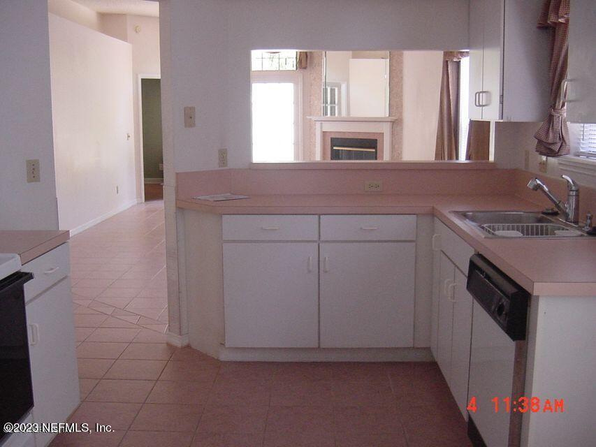 8057 Copperfield Circle North Jacksonville, FL 32244 - Photo 4 of 18 Kitchen