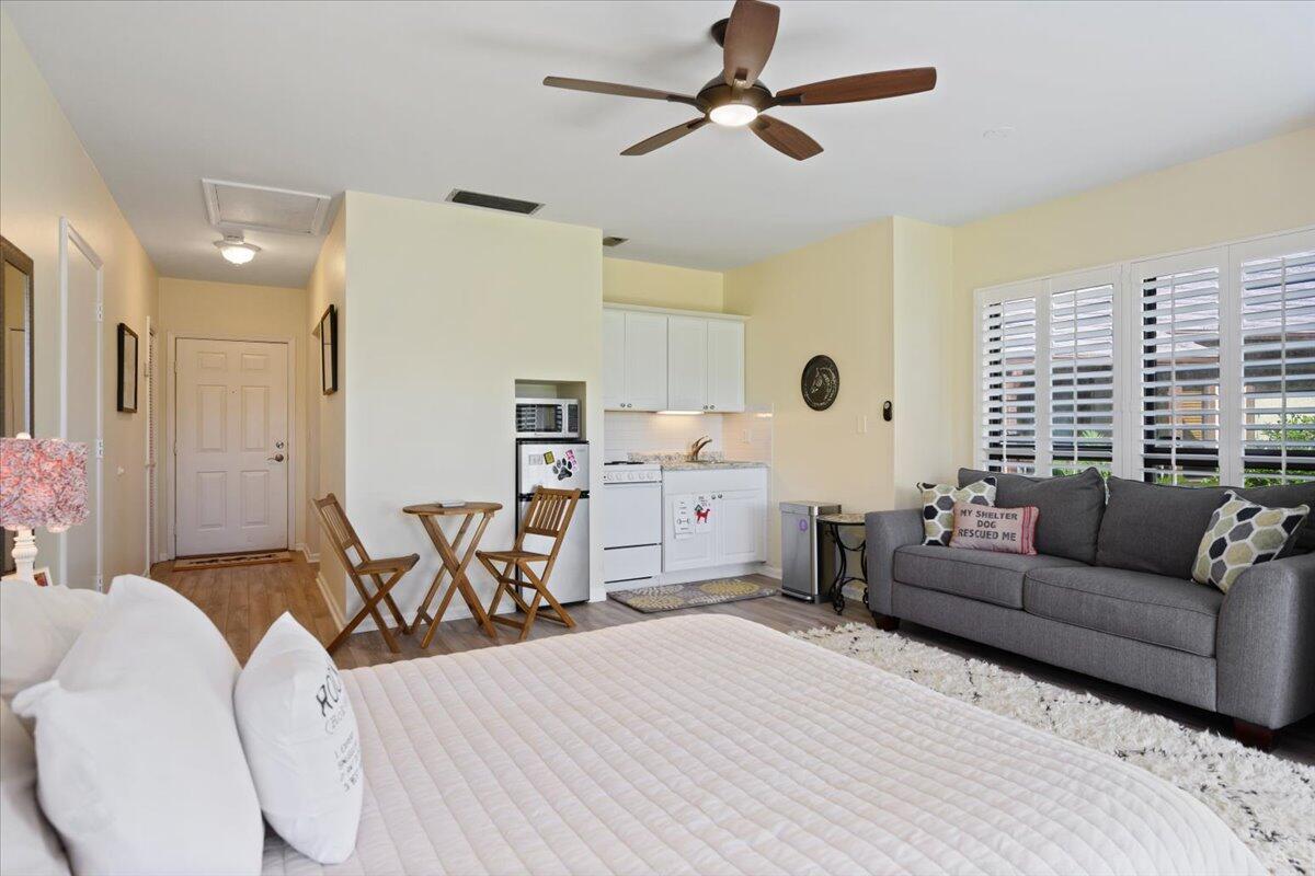 13334 Polo Club Road, Unit 304 Wellington, FL 33414 - Photo 16 of 26 08-DSC_1228