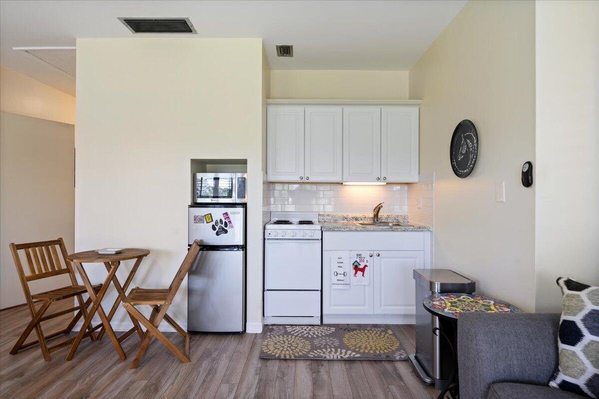 13334 Polo Club Road, Unit 304 Wellington, FL 33414 - Photo 19 of 26 06-DSC_1219