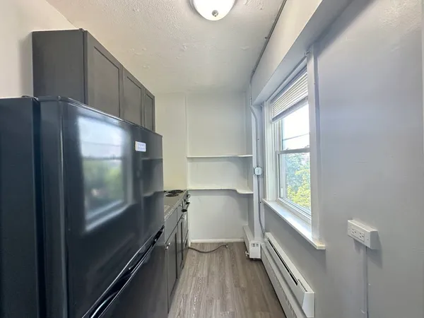 $1,395 | 7333 North Ridge Boulevard, Unit 510, Chicago, IL 60645