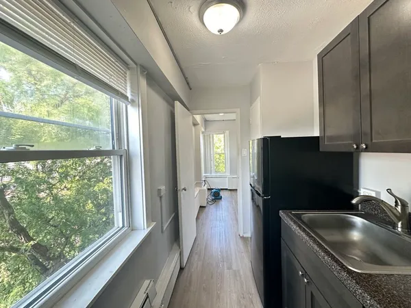 $1,395 | 7333 North Ridge Boulevard, Unit 510, Chicago, IL 60645