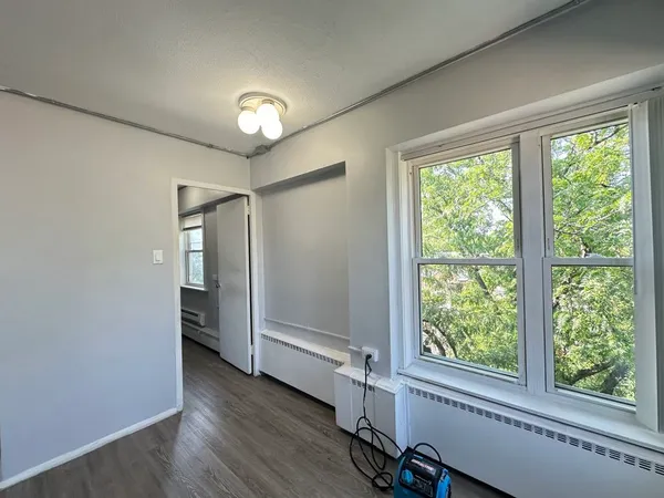 $1,395 | 7333 North Ridge Boulevard, Unit 510, Chicago, IL 60645