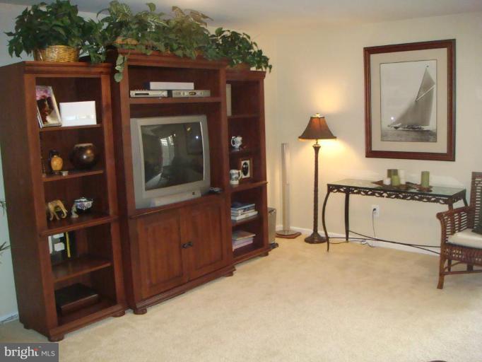 11467 Heritage Commons Way Reston, VA 20194 - Photo 5 of 19 a view of a workspace with furniture