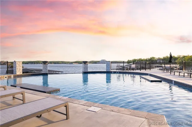 $835,000 | 182 Havens Place Drive, Unit 4H, Lake Ozark, MO 65049
